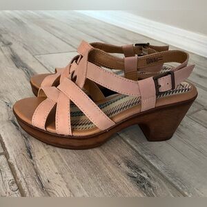 B.O.C size 9 pink heels with adjustable strap. Like new!
